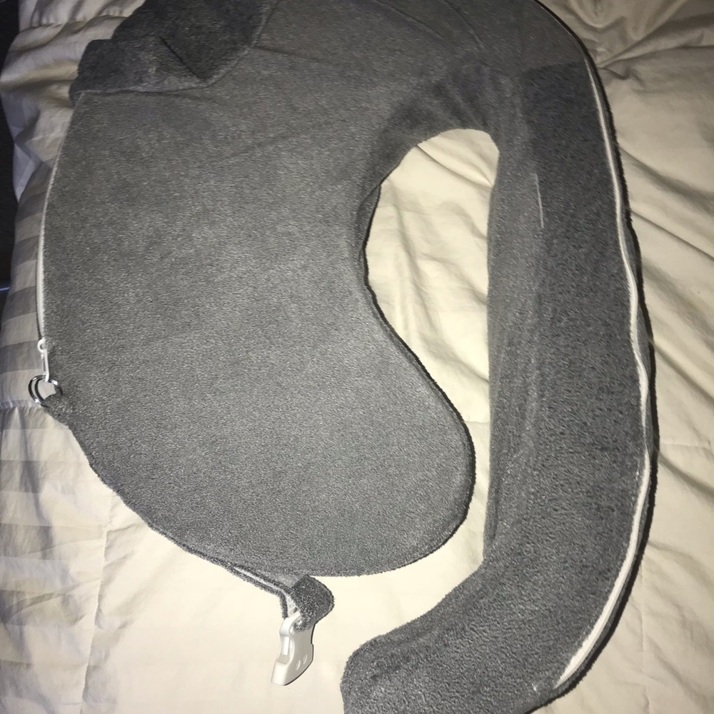 My breast friend - breast feeding pillow